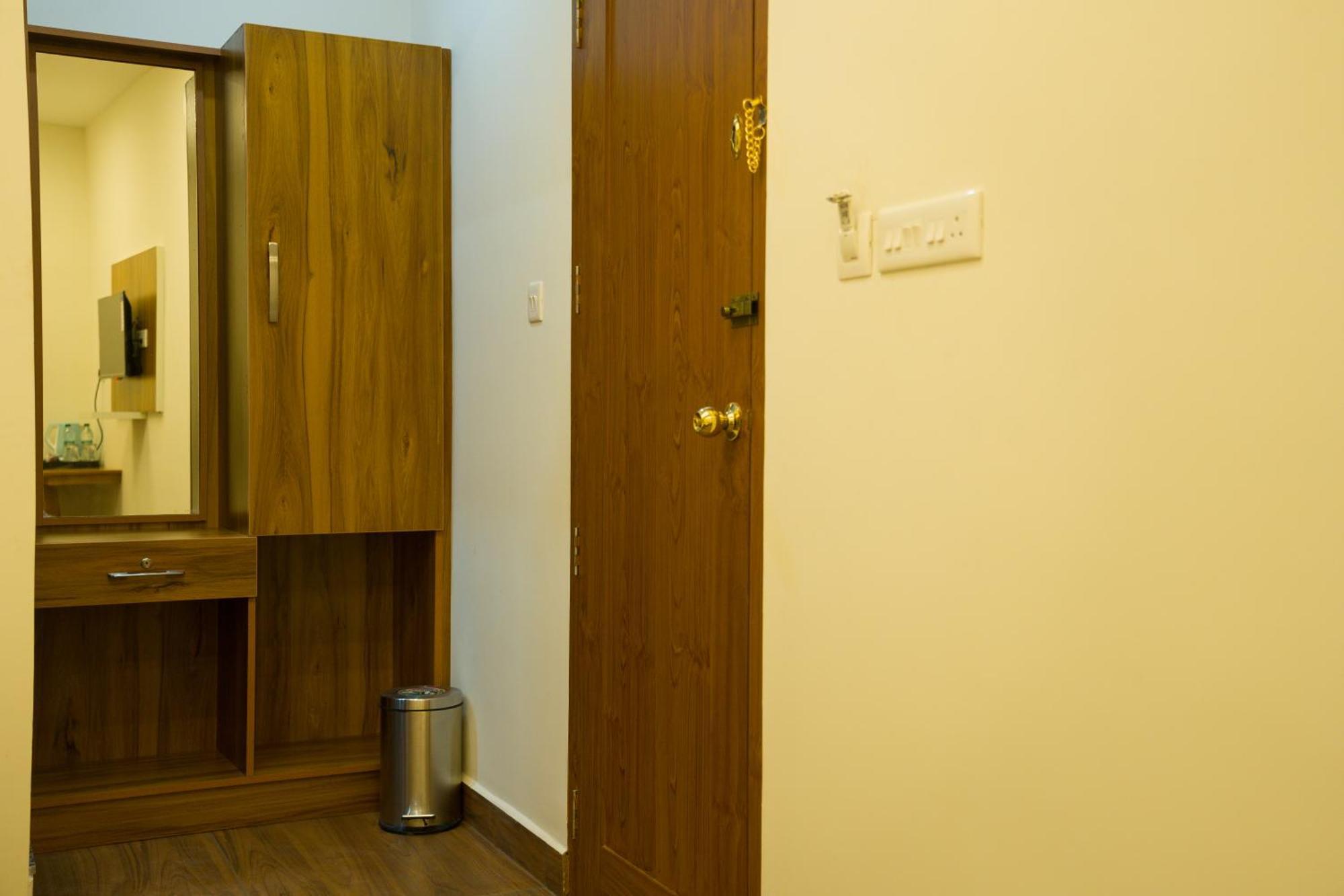Hotel Fly View Airport Residency Nedumbassery Exterior foto