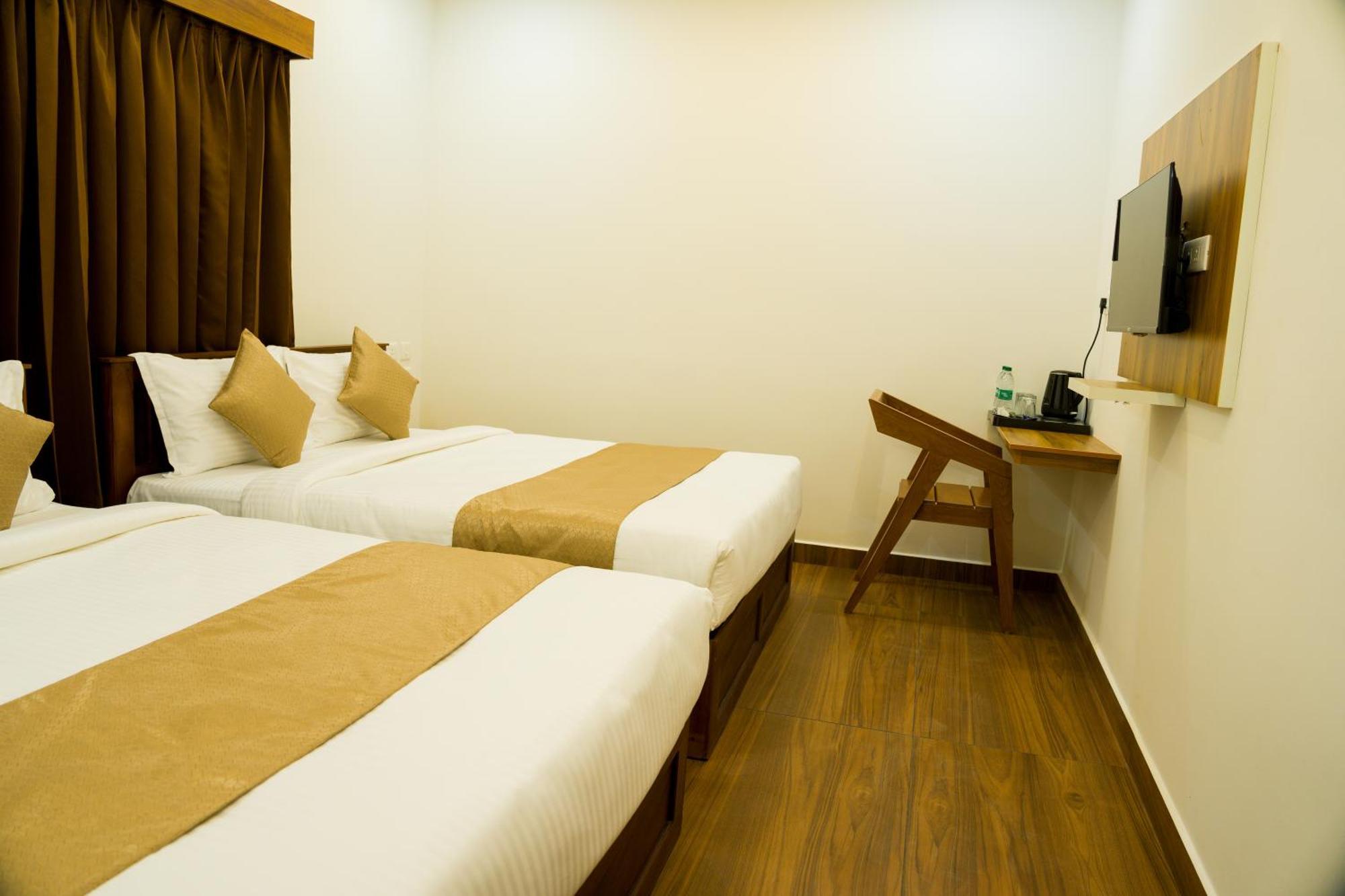 Hotel Fly View Airport Residency Nedumbassery Exterior foto